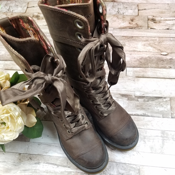 SOLD! Dr. Martens Triumph Fold Down Combat Boots - Picture 3 of 8